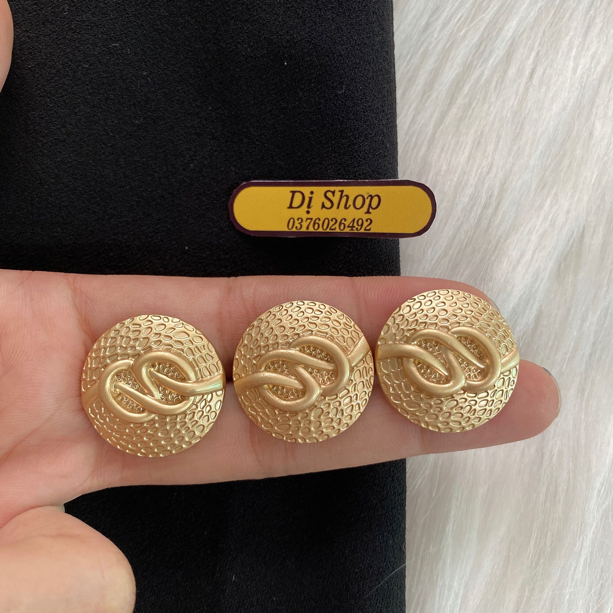 1 nút kim loại đồng xoắn size 2.3cm