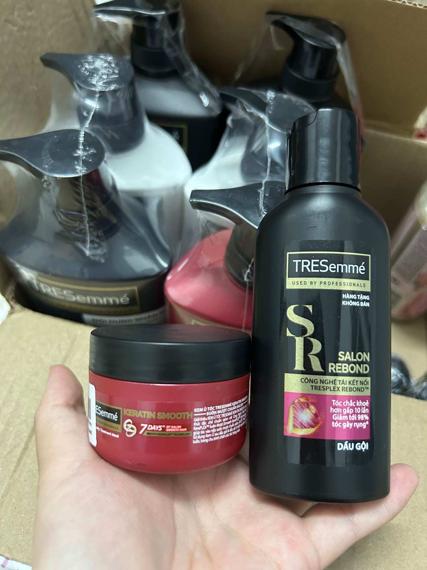 [TRESemmé]Combo Dầu Gội, Dầu Xả TRESemmé Đẹp Chuẩn Salon Cho Tóc Vào Nếp, Chắc Khỏe, Giảm Gãy Rụng 640g, 620g
