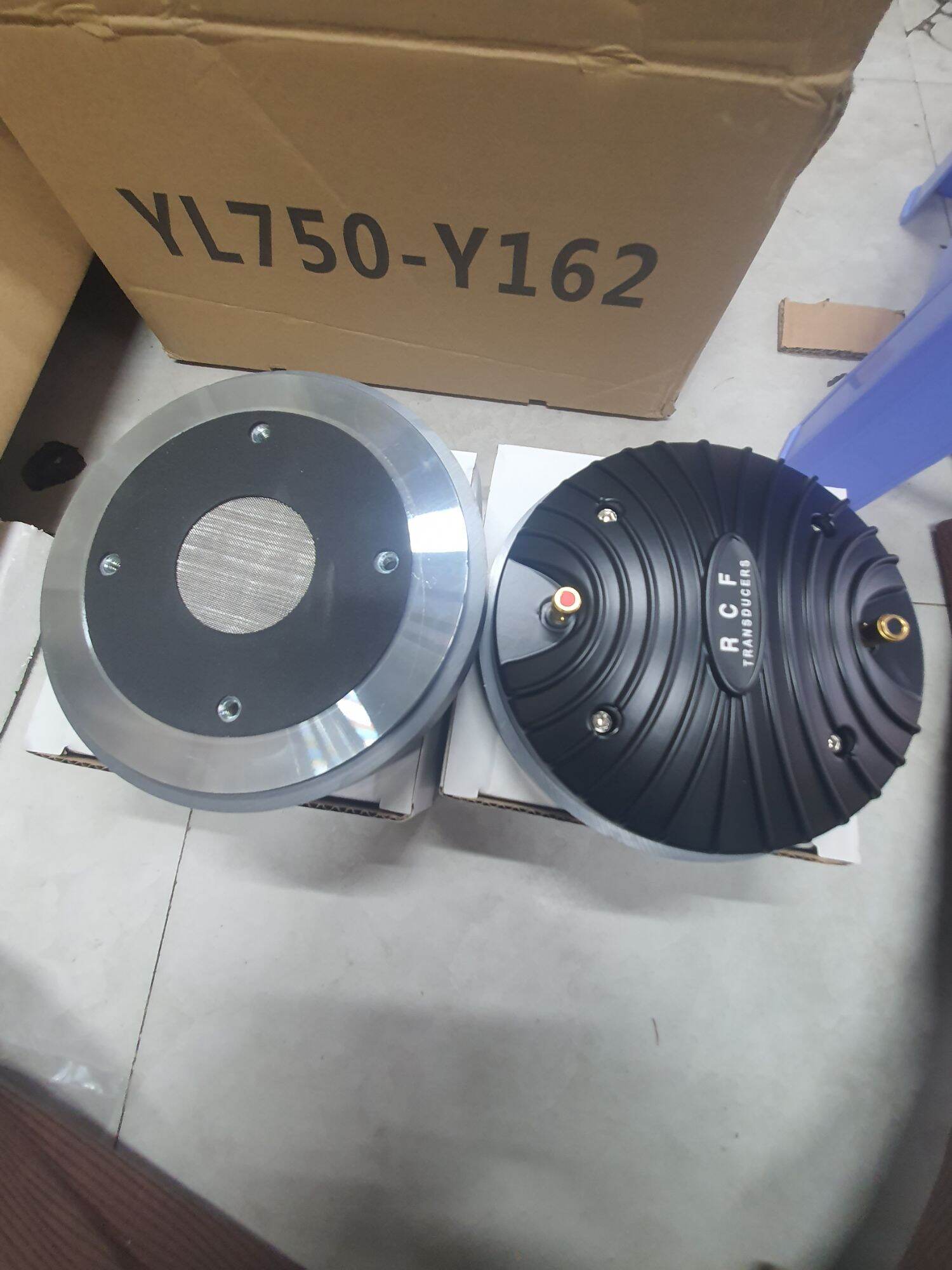 Treble 750 rcf nắp nhôm