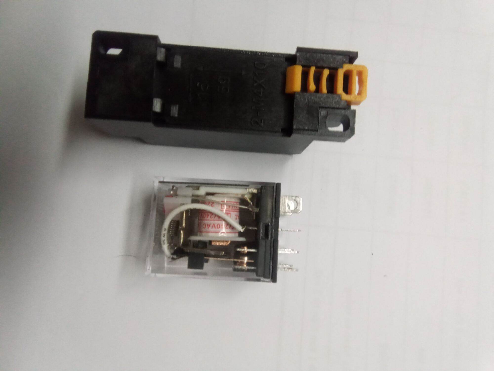 8-Pin 220V Omron Intermediate Relay