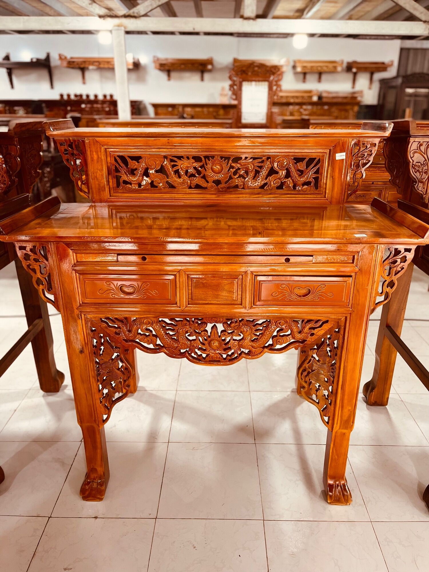 bàn thờ gia tiên