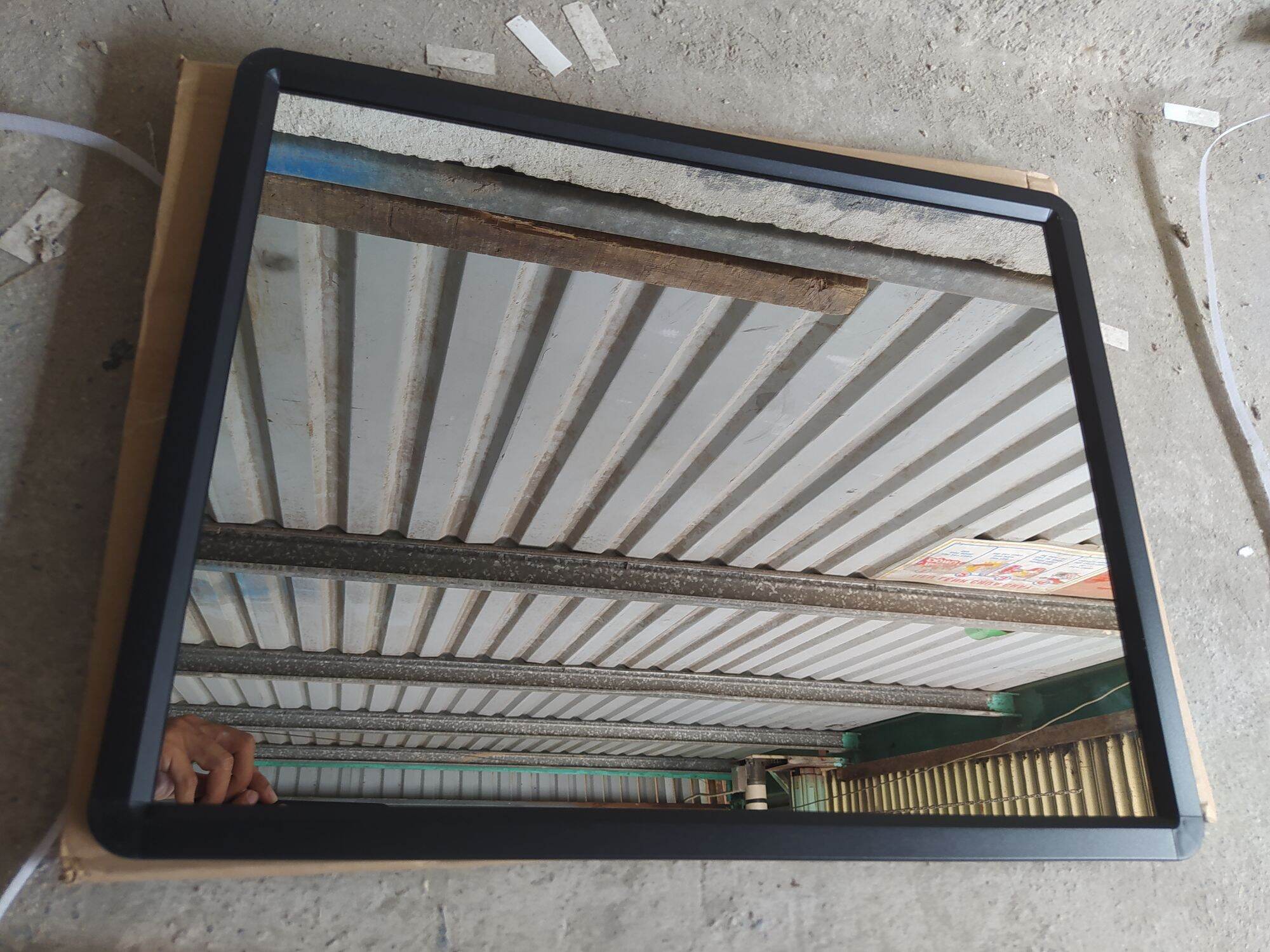 gương khung nhôm đen 40*50cm