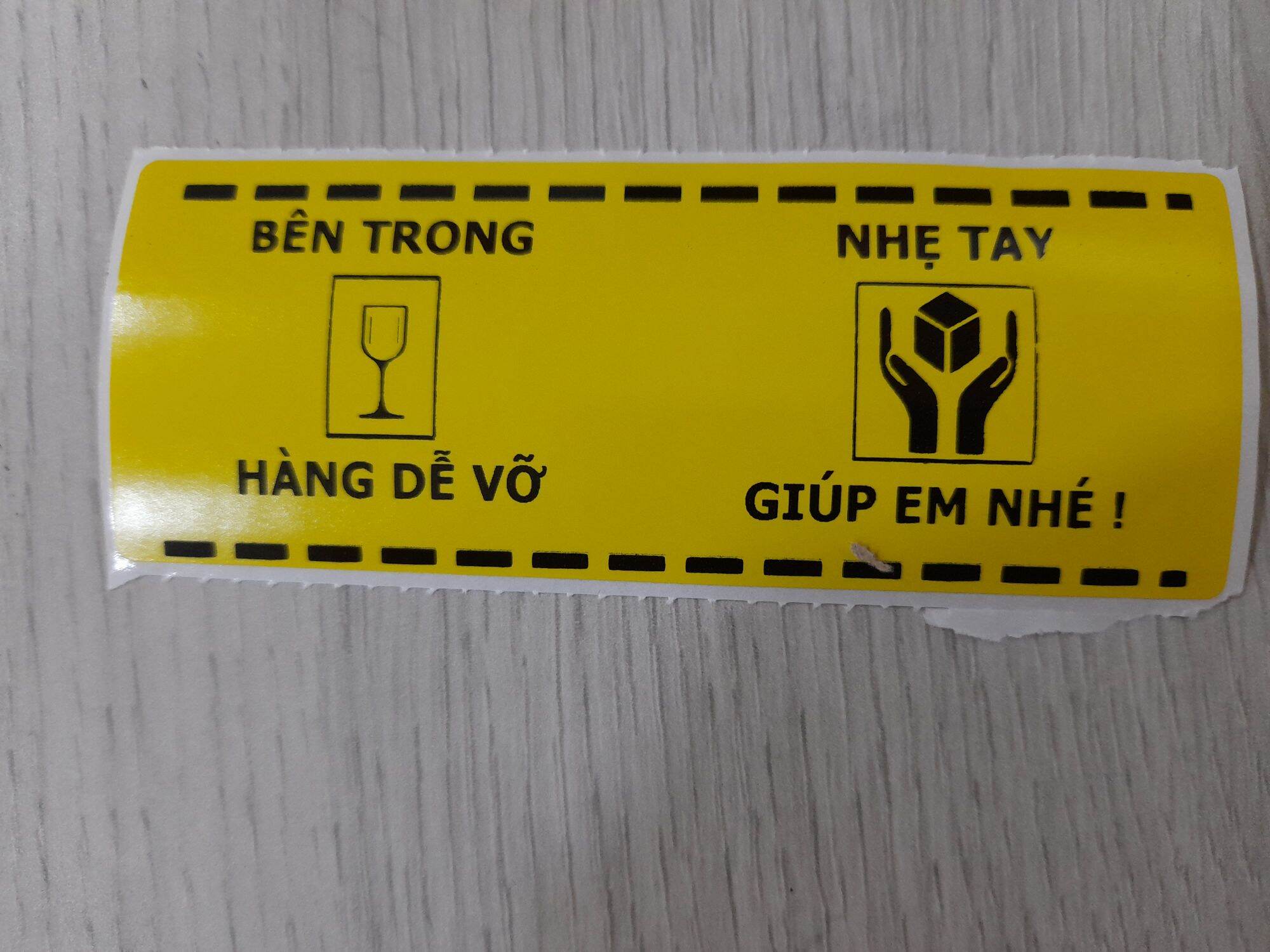 100 Tem - Tem dán cảnh báo hàng dễ vỡ khổ 103x40mm
