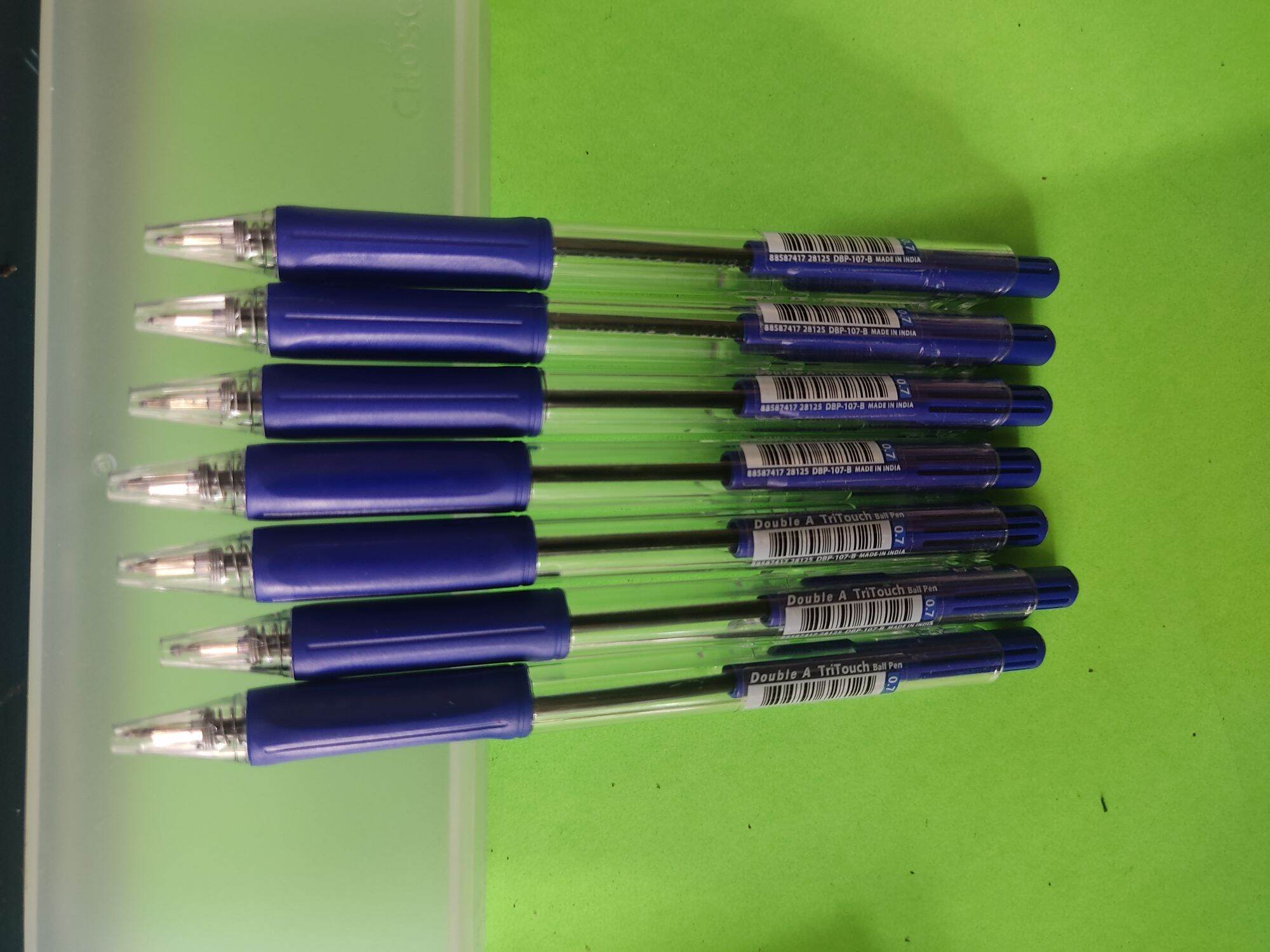 5 cây bút Double A xanh