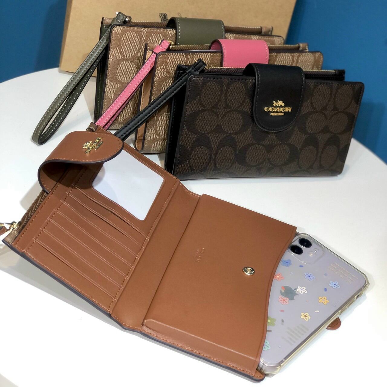 Ví COA*CH TECH PHONE WALLET da thật chuẩn xịn xò