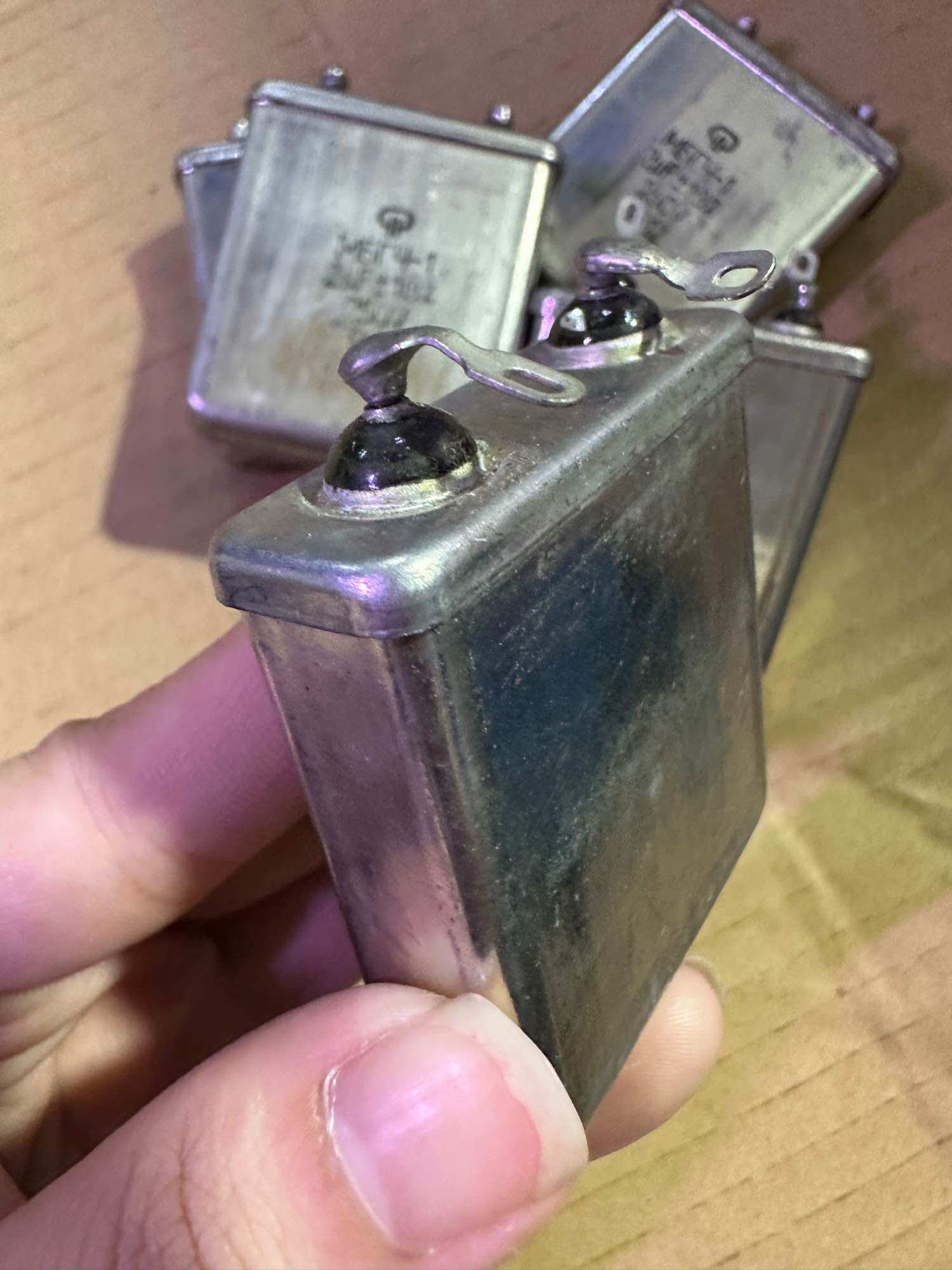 Tụ dầu nhôm nga 2UF 250V