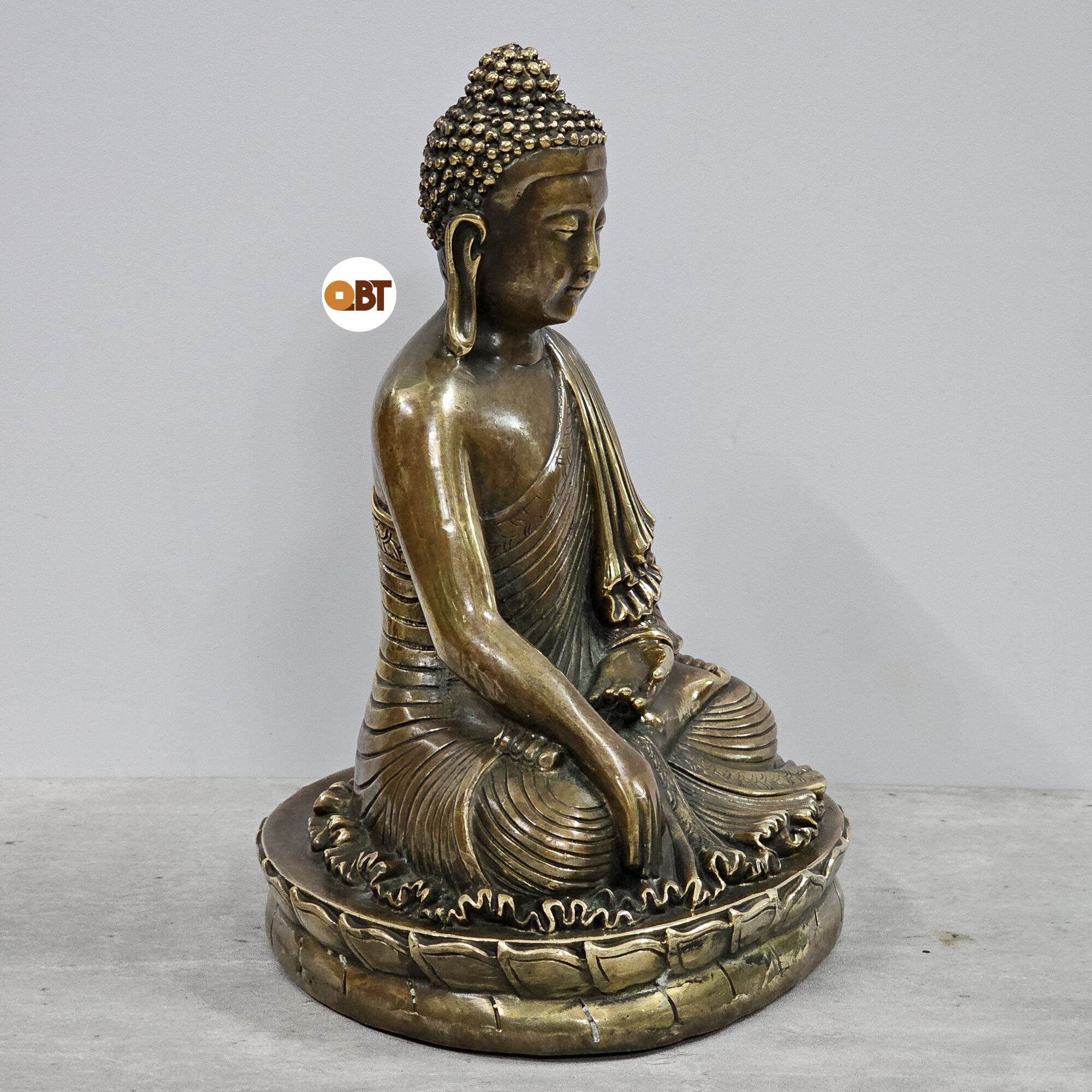 Tượng Bổn Sư Thích Ca bằng đồng phong thủy