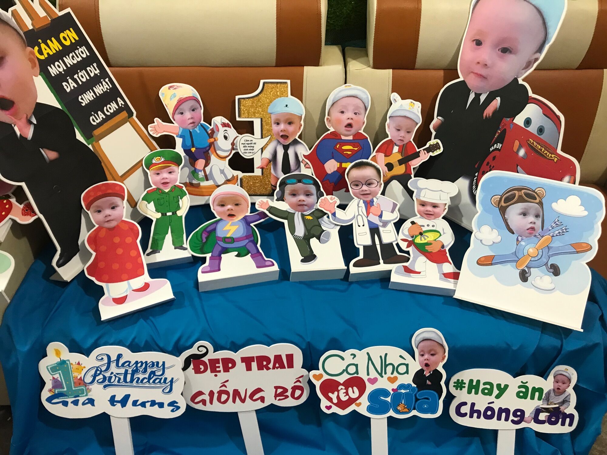 Set chibi để bàn trang trí sinh nhật  bé trai 1 tuổi