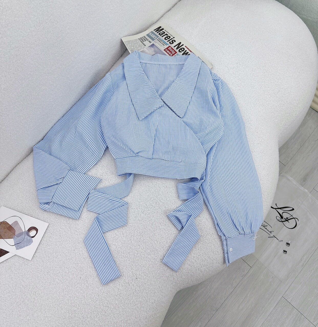 Áo croptop sơ mi ket sọc thắt nơ sau