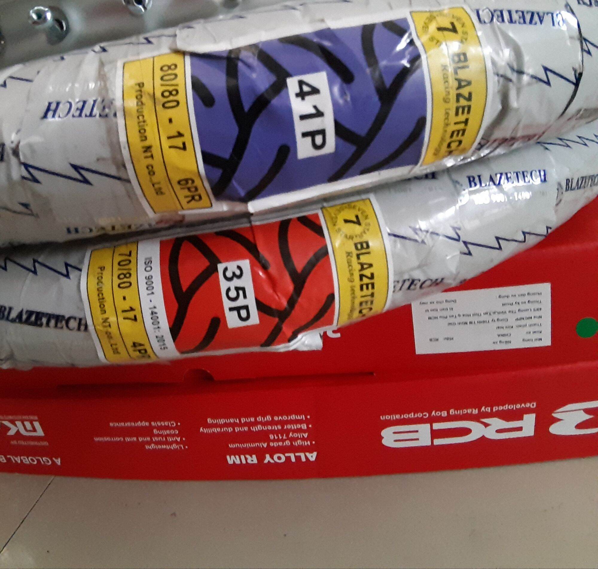 Vỏ sau 70/80.80.17 blazetech gai như hình .