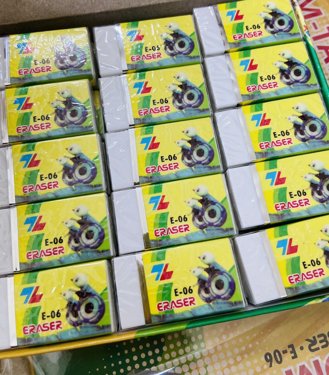 Set 5 Cục Gôm Bút Chì, Tẩy Bút Chì Thiên Long E06