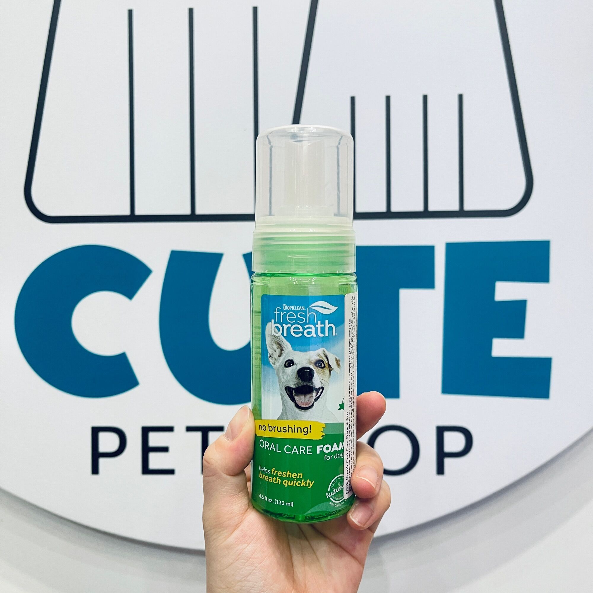 Vệ sinh răng miệng cho chó dạng bọt Tropiclean