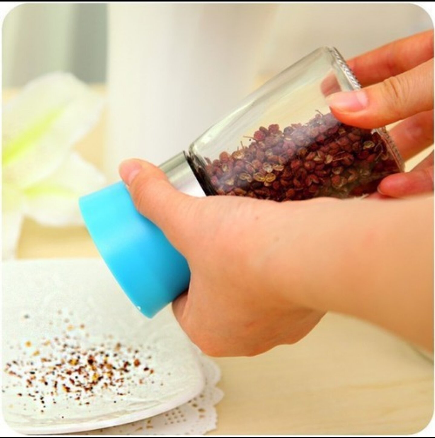 Dụng cụ xay hạt tiêu bằng tay