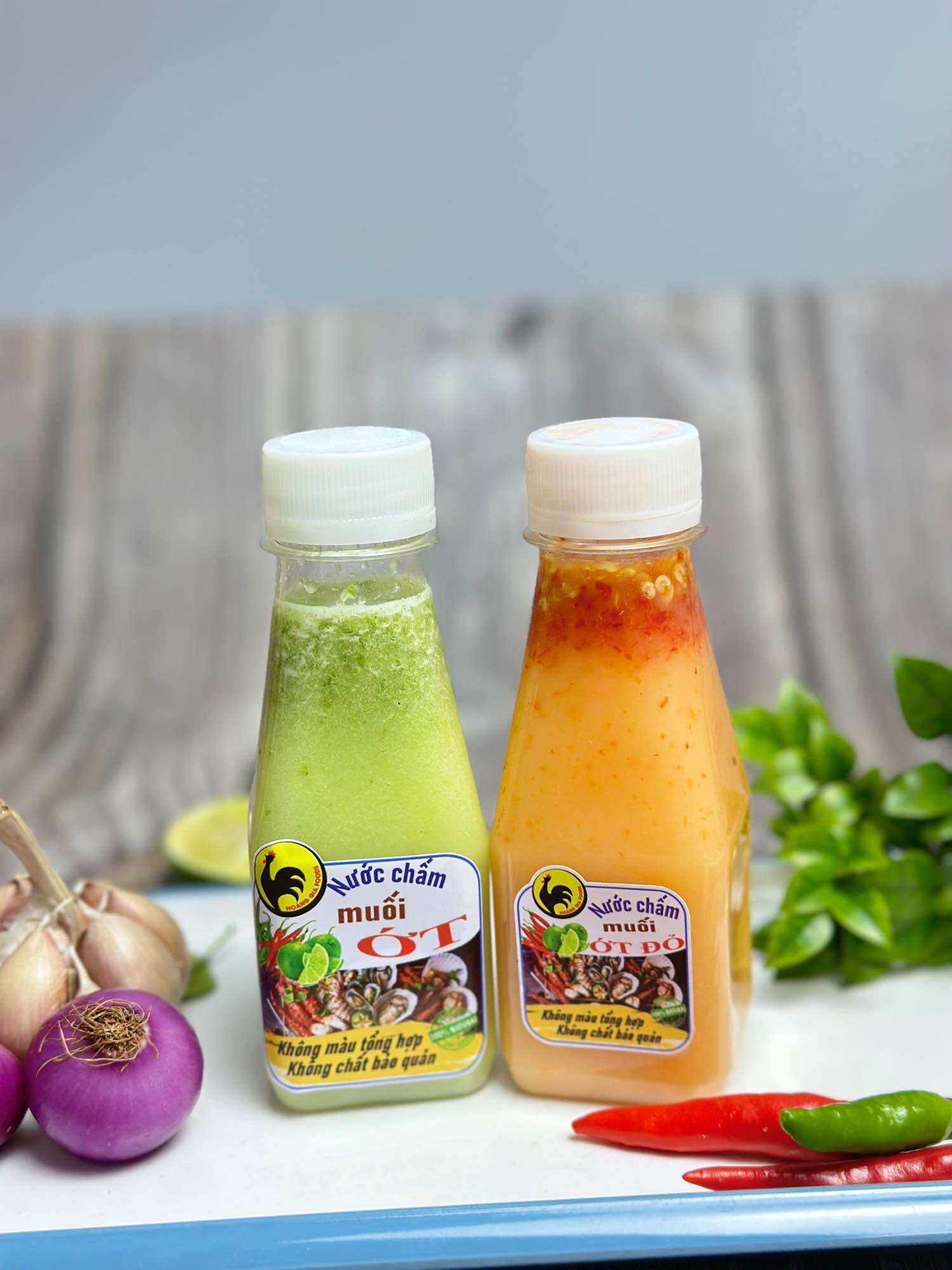 Combo 2 chai chấm xanh - đỏ HOÀNG GIA: nước chấm thần thánh, nước chấm muối ớt ngon, muối ớt đỏ, muối ớt xanh, muối ớt đỉnh,…