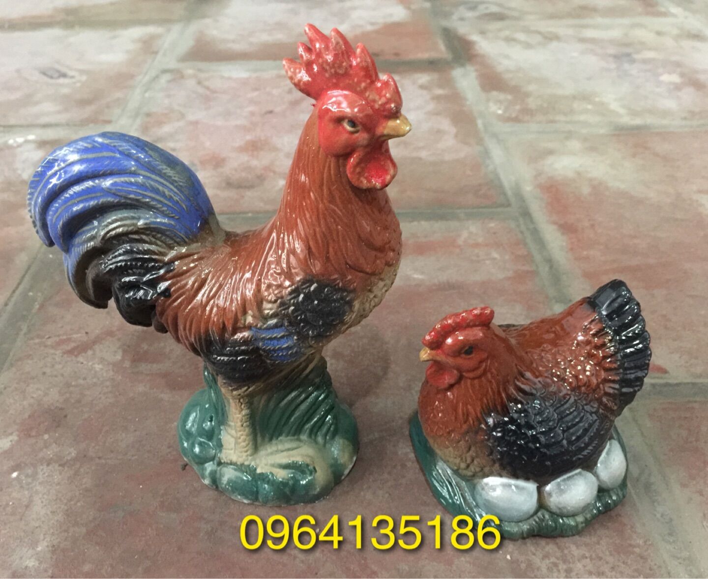 Tượng tiểu cảnh gà trống mái trang trí gốm sứ Bát Tràng