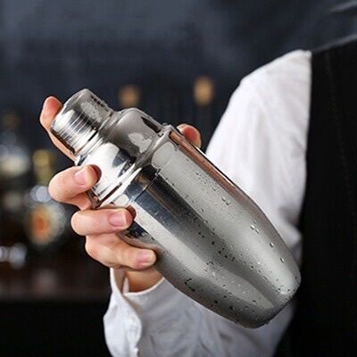 Bình lắc inox trong pha chế