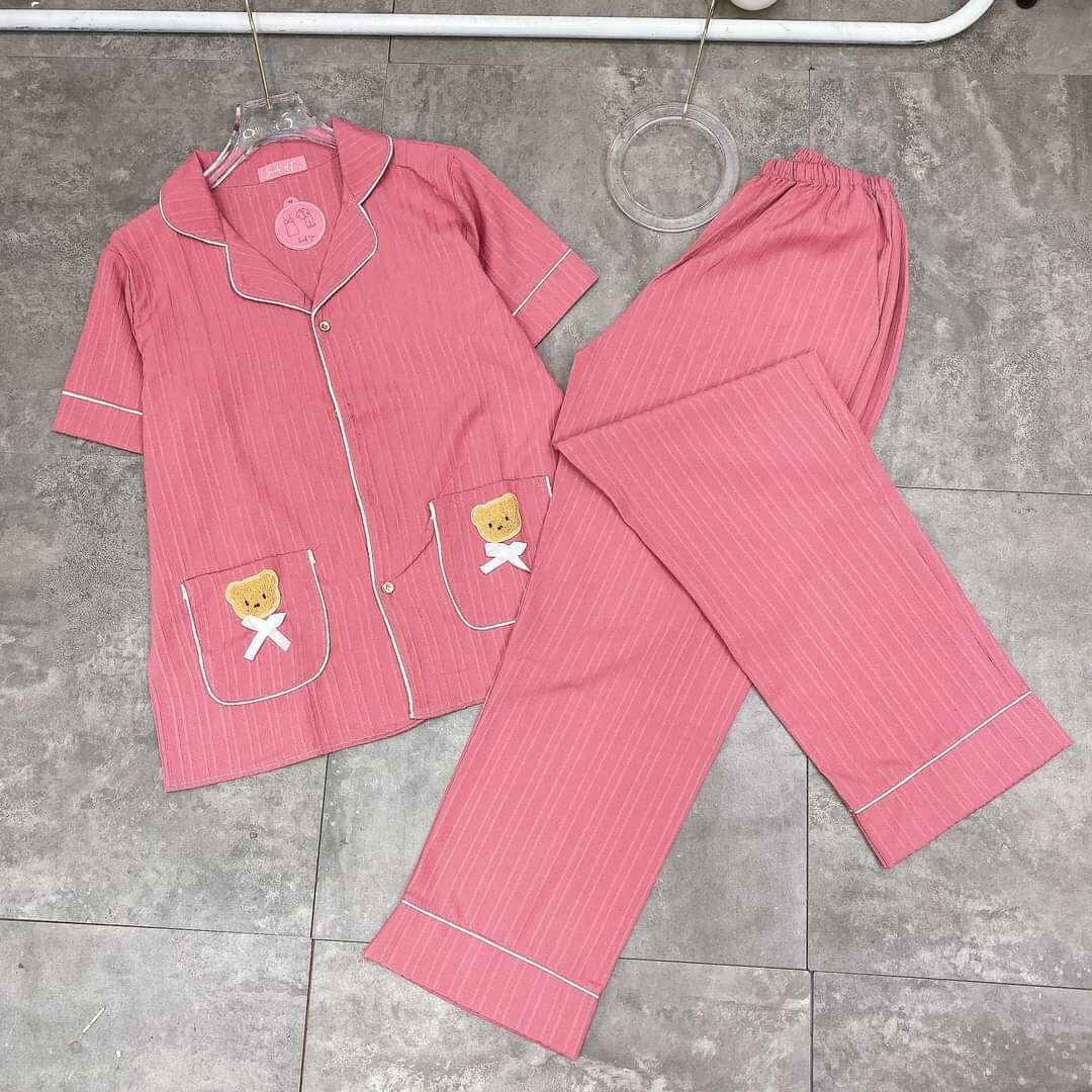 Bộ Pyjama xốp gân tay cộc quần dài.