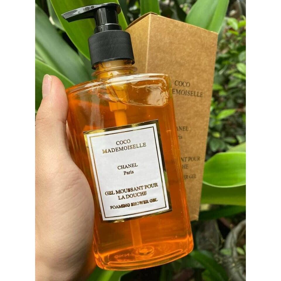 Sữa tắm hương nước hoa coco.