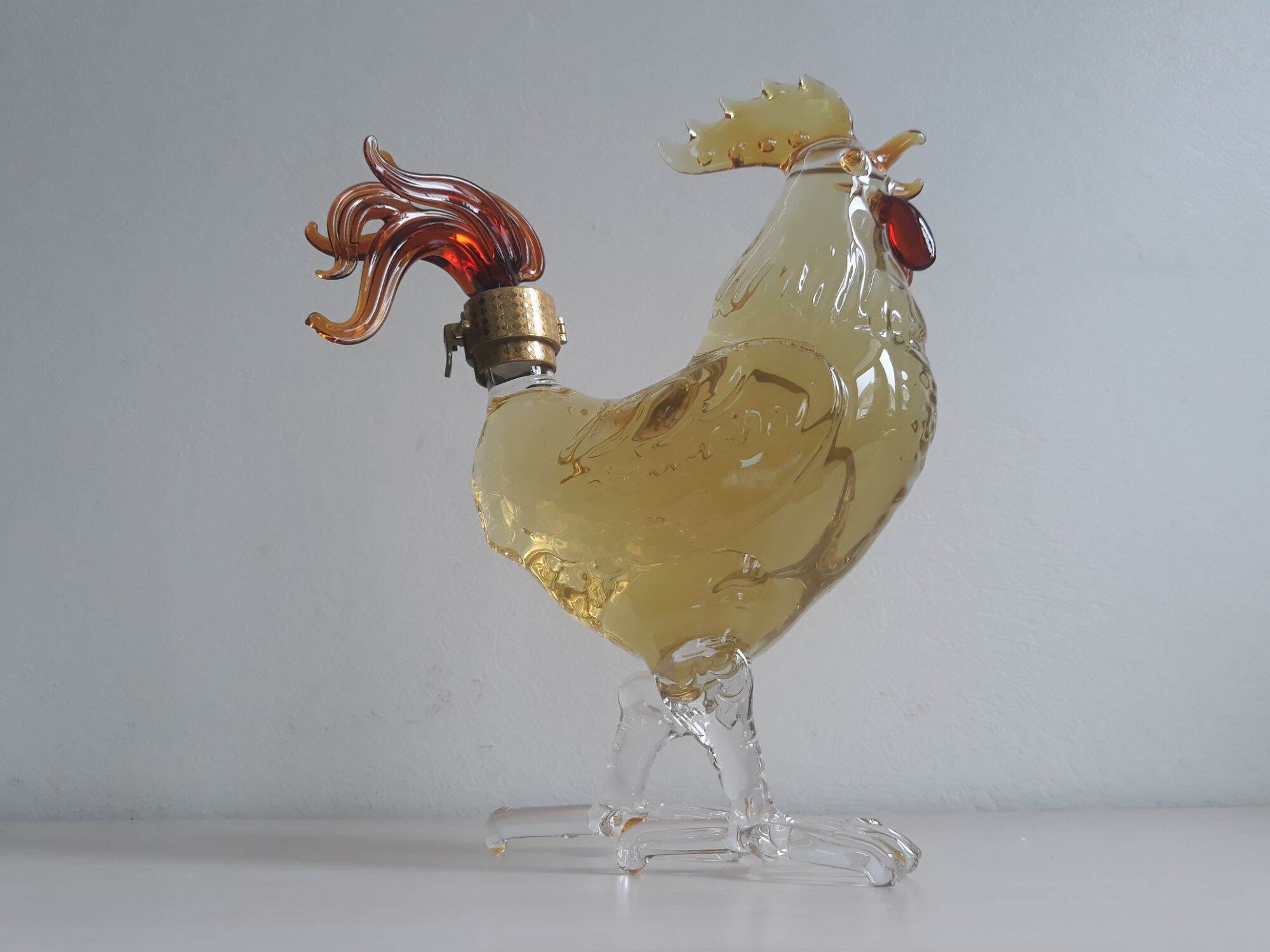 Vỏ bình đựng rượu hình con gà trống