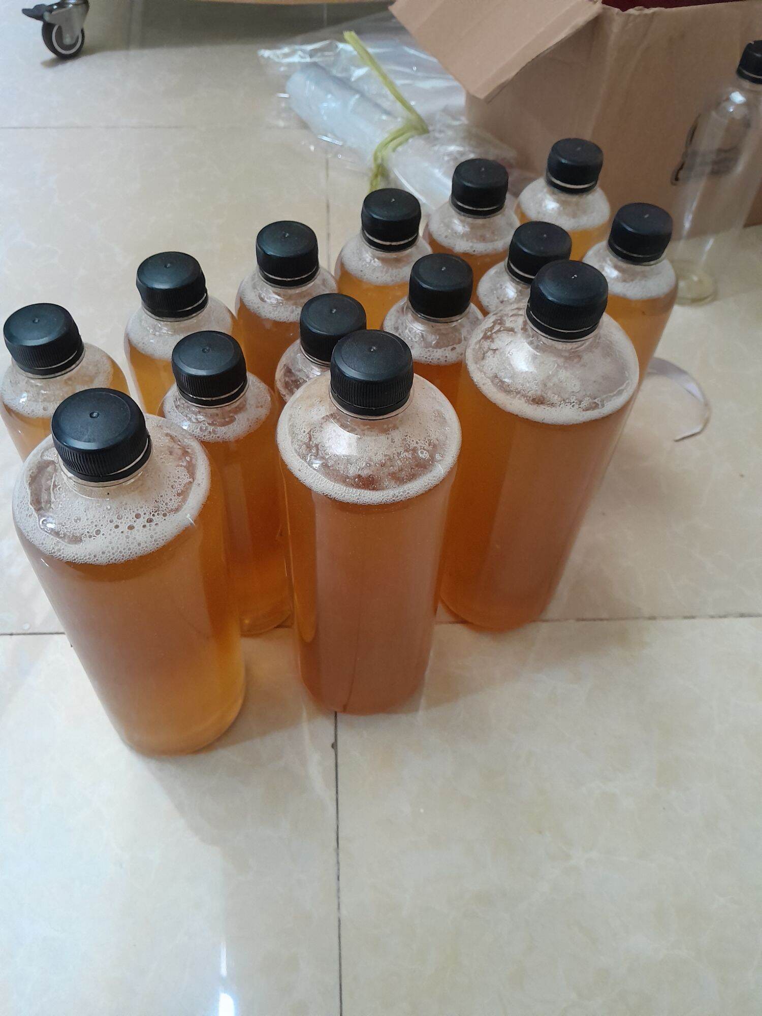 Mật ong nguyên chất hoa xú vẹt 200k 1/ lít