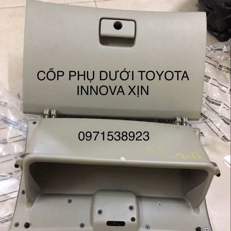 Nắp cốp giấy tờ dưới toyota innova 2006-2016
