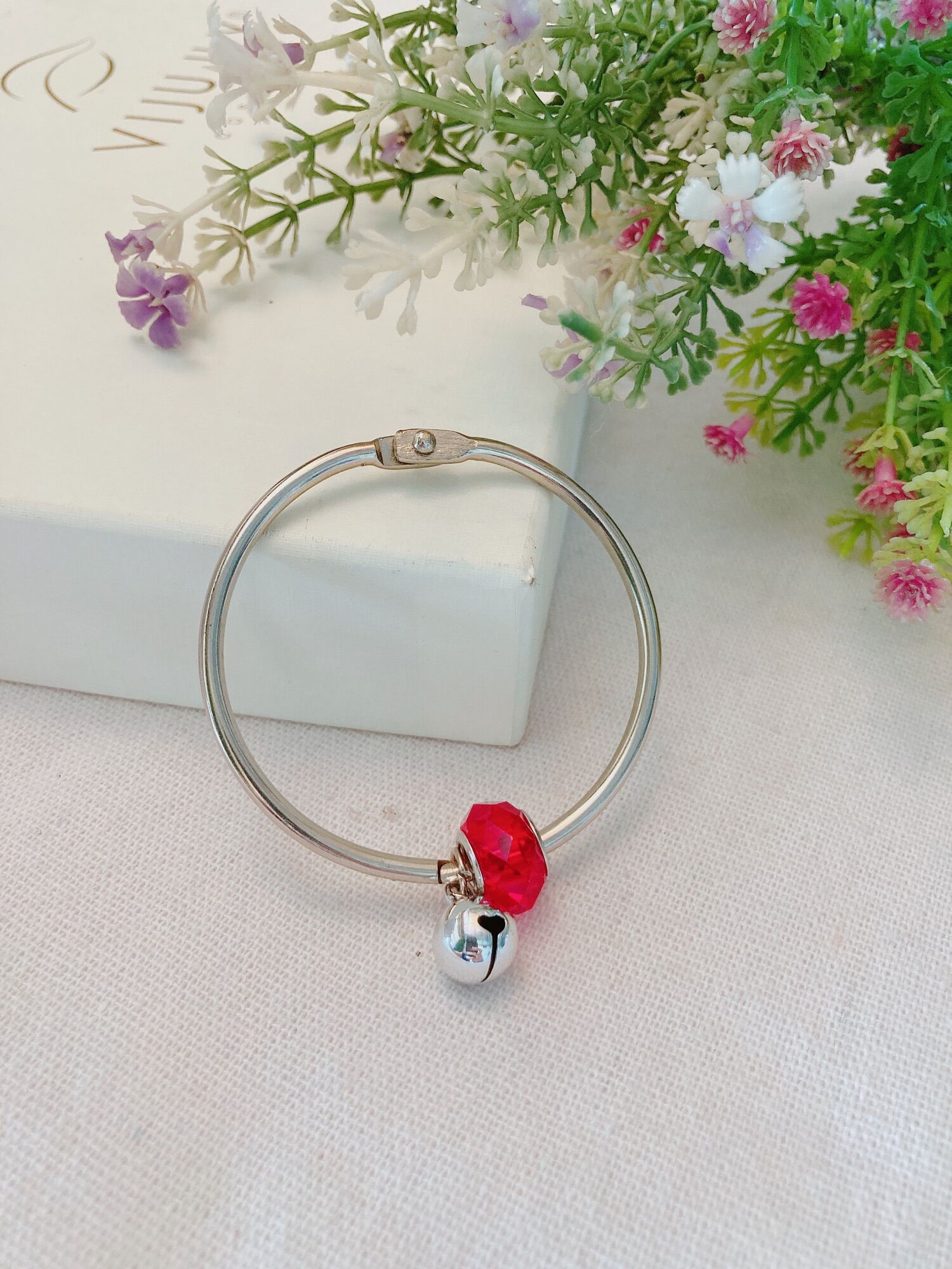 Kiềng tay 55mm charm đủ màu sắc