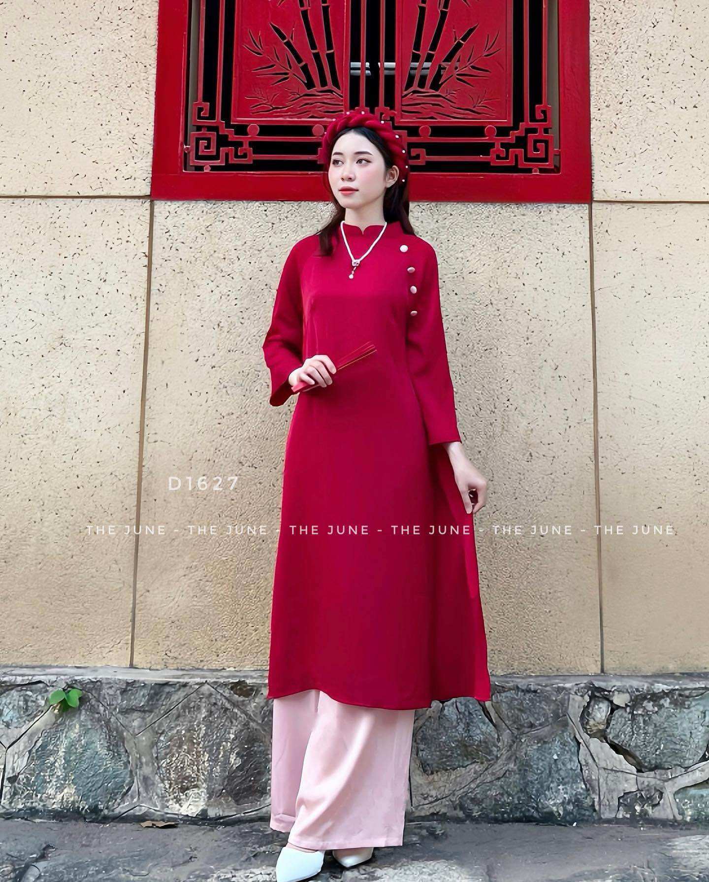 Áo Dài Tết Kèm Mấn Cổ Điển