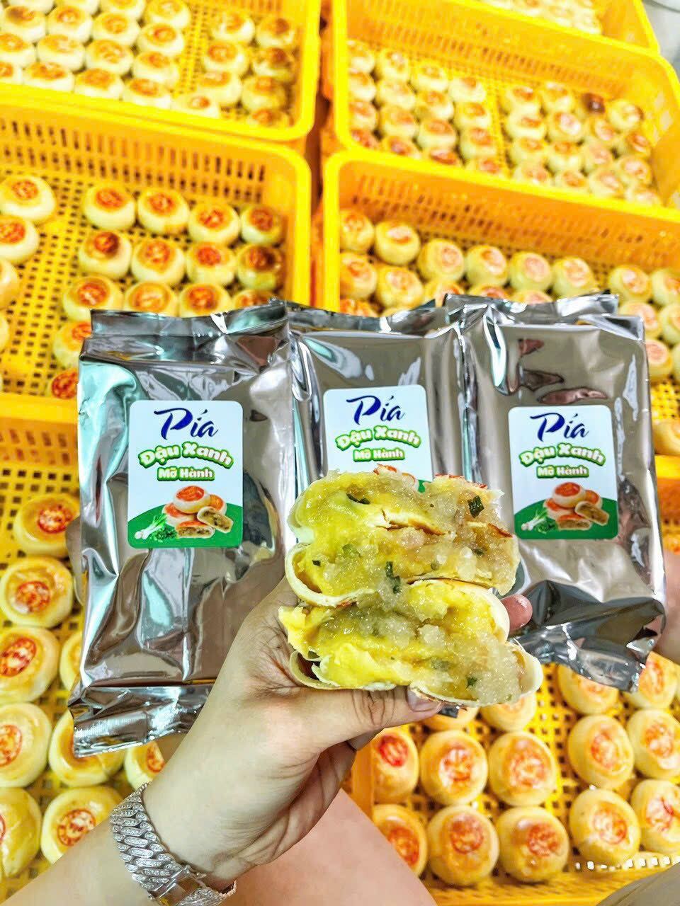 Bánh pía mỡ hành - bánh tiều ( xá xíu) , cây 4 cái khoảng 350 gram