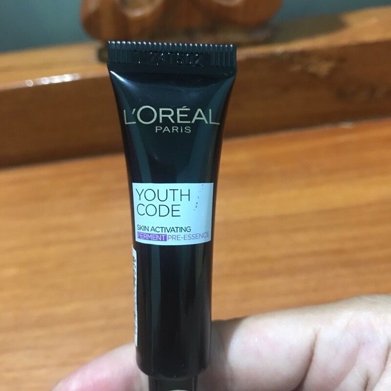 Hoạt chất dưỡng da tươi trẻ Loreal Youth Code 7.5ml ( hàng dùng thử)