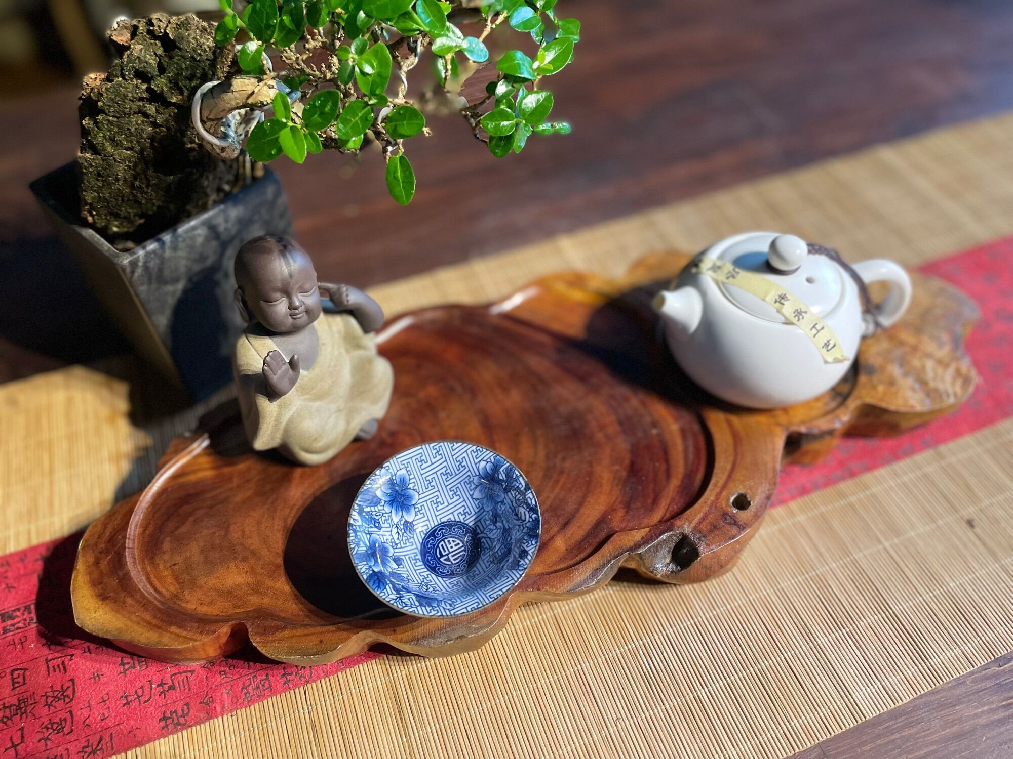 Khay trà gỗ xá xị