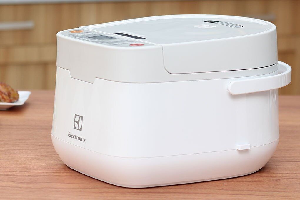 Nồi cơm điện tử electrolux 1.2 lít ergosense hàng mới 100% bảo hành chính hãng 24 tháng