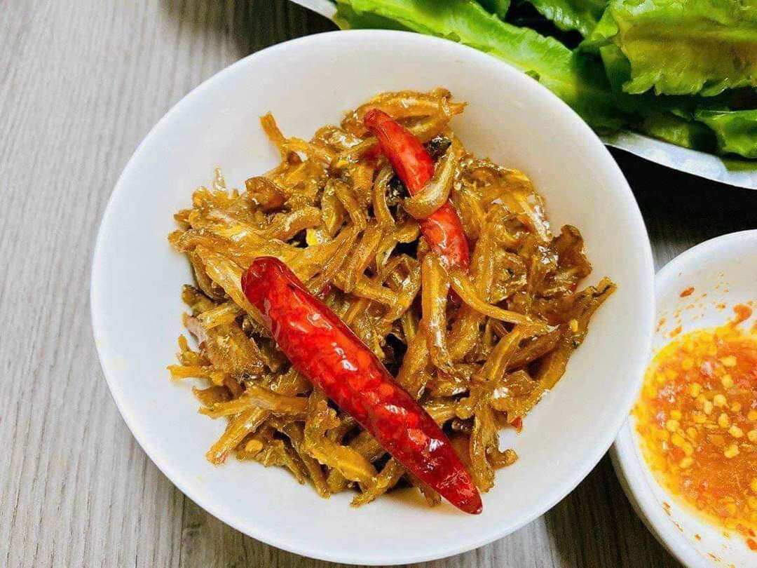 hộp 500g cá cơm sấy rim tỏi ớt ngon khó cưỡng
