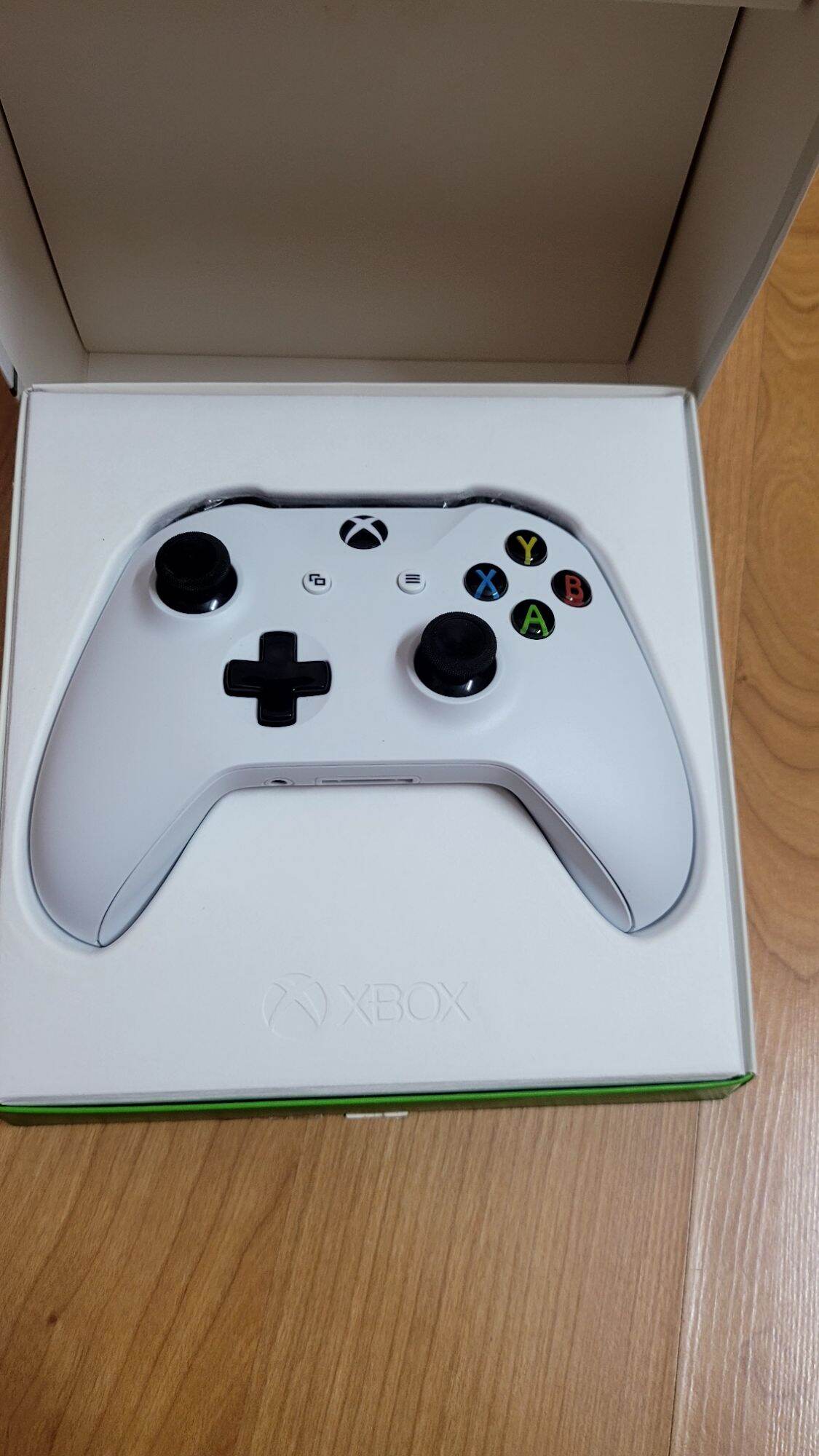 Tay cầm chơi game xbox one s trắng siêu lướt
