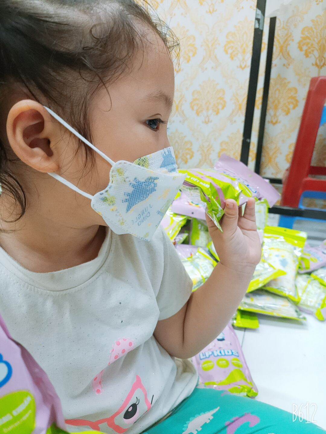 1 thùng 100 cái khẩu trang em bé kf94 kháng khuẩn
