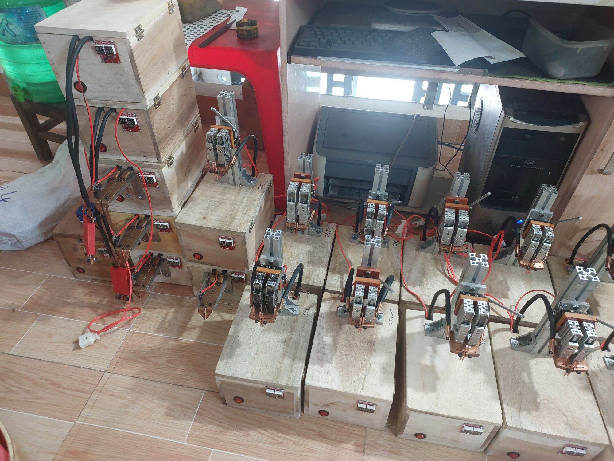 máy hàn cell pin trụ