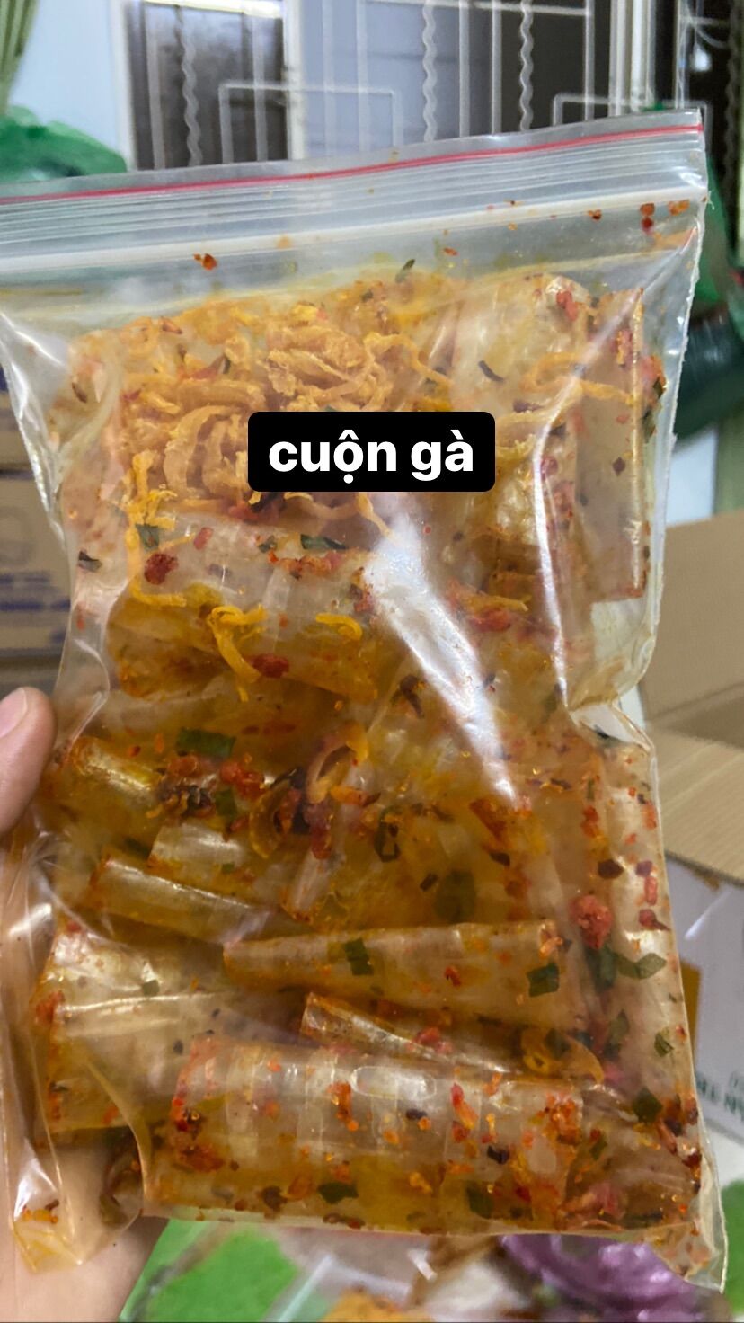 bánh tráng cuộn sợi gà