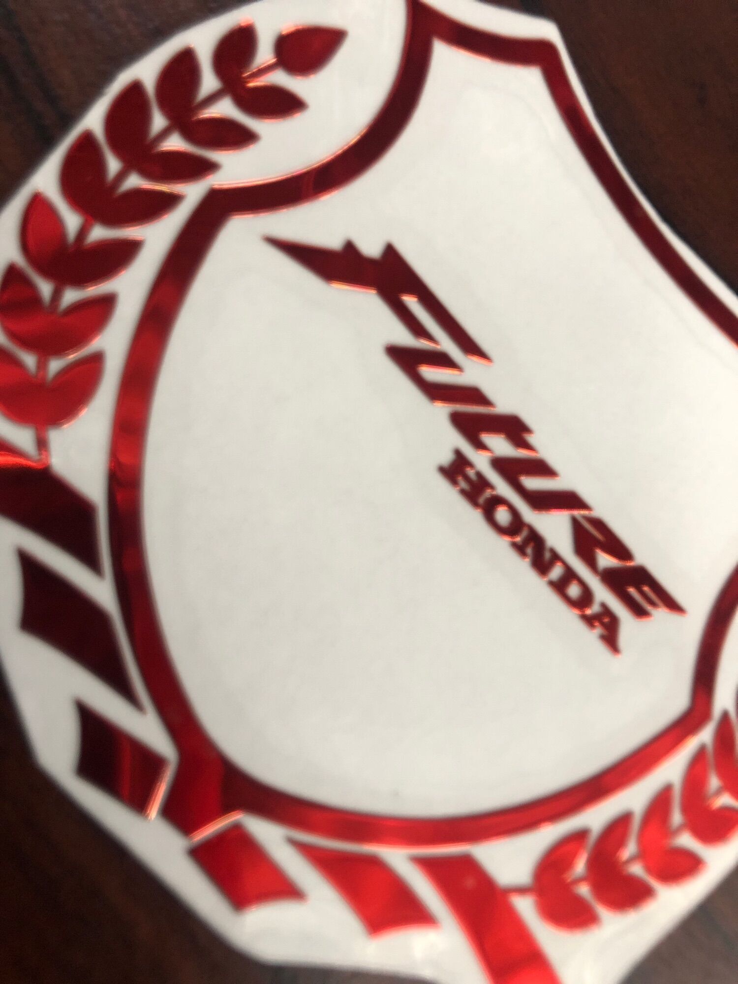 LOGO KẼM HONDA BÔNG LÚA FUTURE ĐỎ
