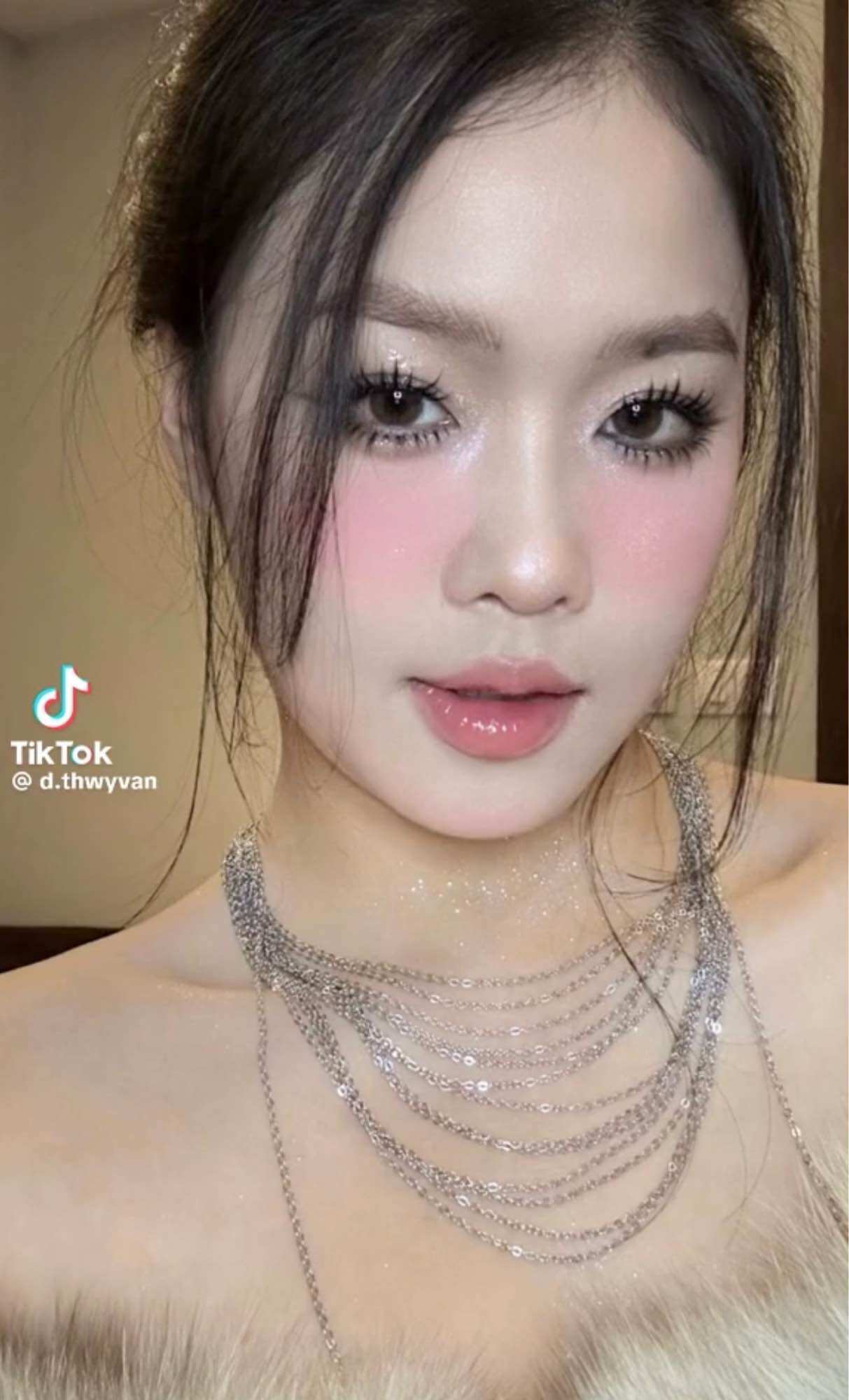 Mi giả mi dưới MG27