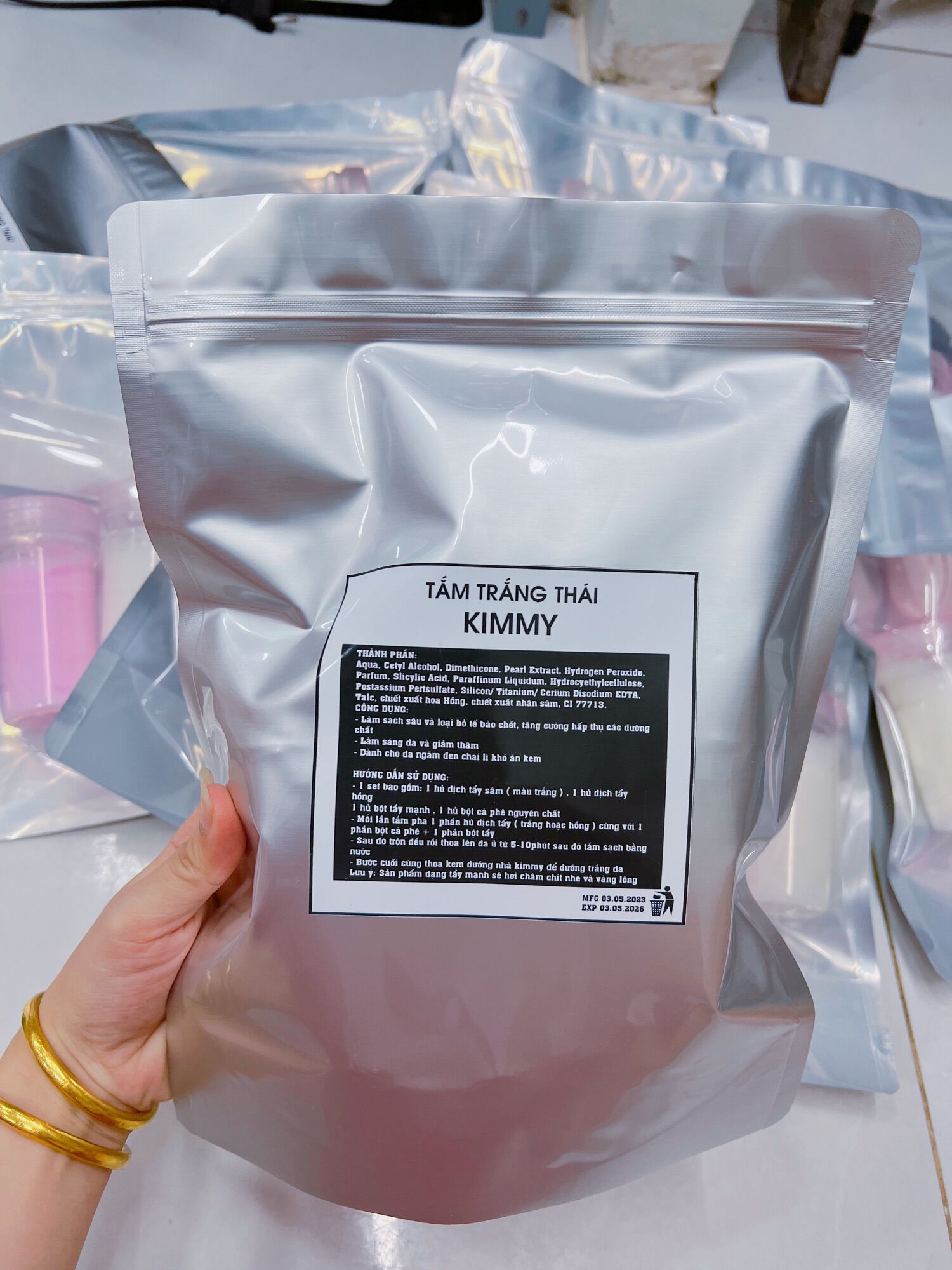 Set túi zip 4 chai tắm tẩy trắng cấp tốc Kimmy