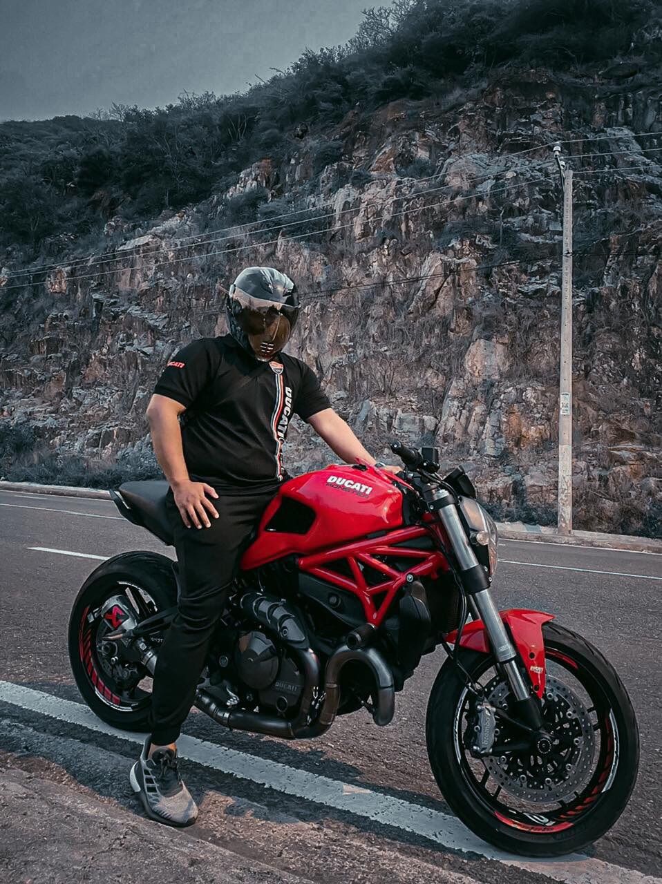 [Nhập RS0822 giảm 30k cho đơn 99k]Áo polo Ducati đen