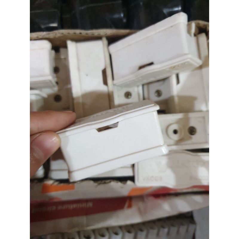 Cầu Chì ( Có Lẻ Nắp )