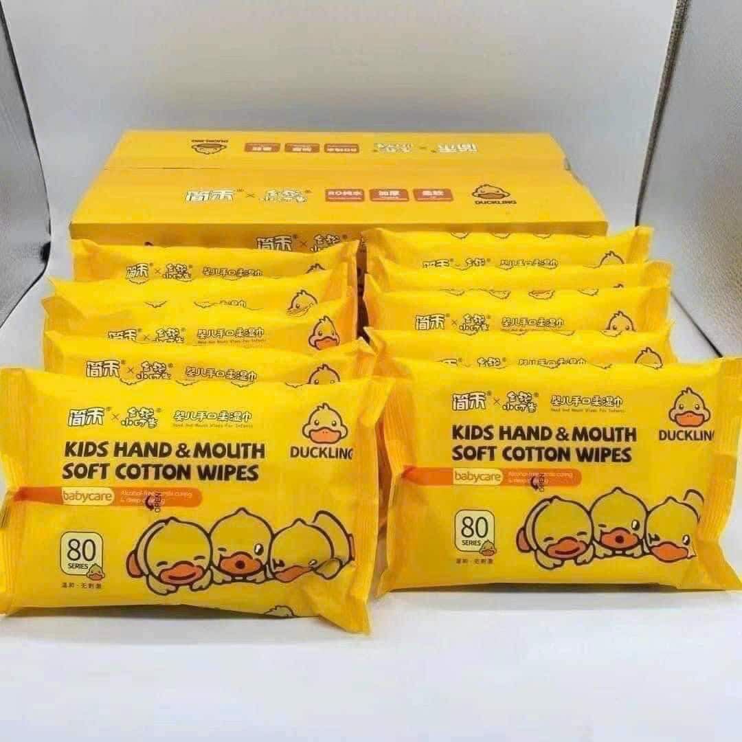 Thùng nhựa 10 gói khăn ướt vịt vàng Duck khăn giấy ướt vịt vàng kháng khuẩn