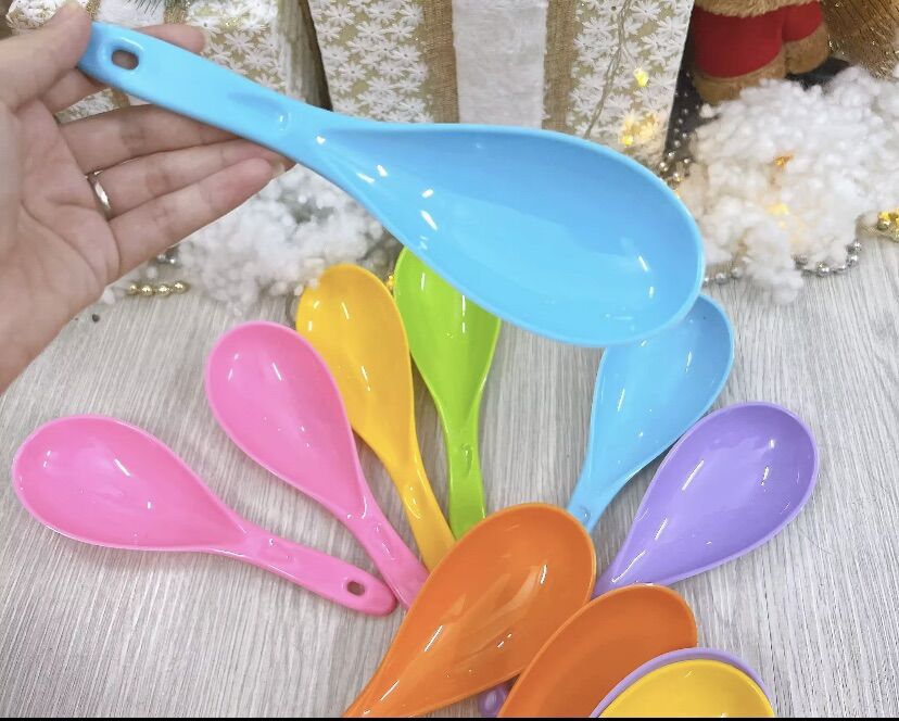🍚bán sỉ_ 5 lố vá múc cơm nhựa dẻo