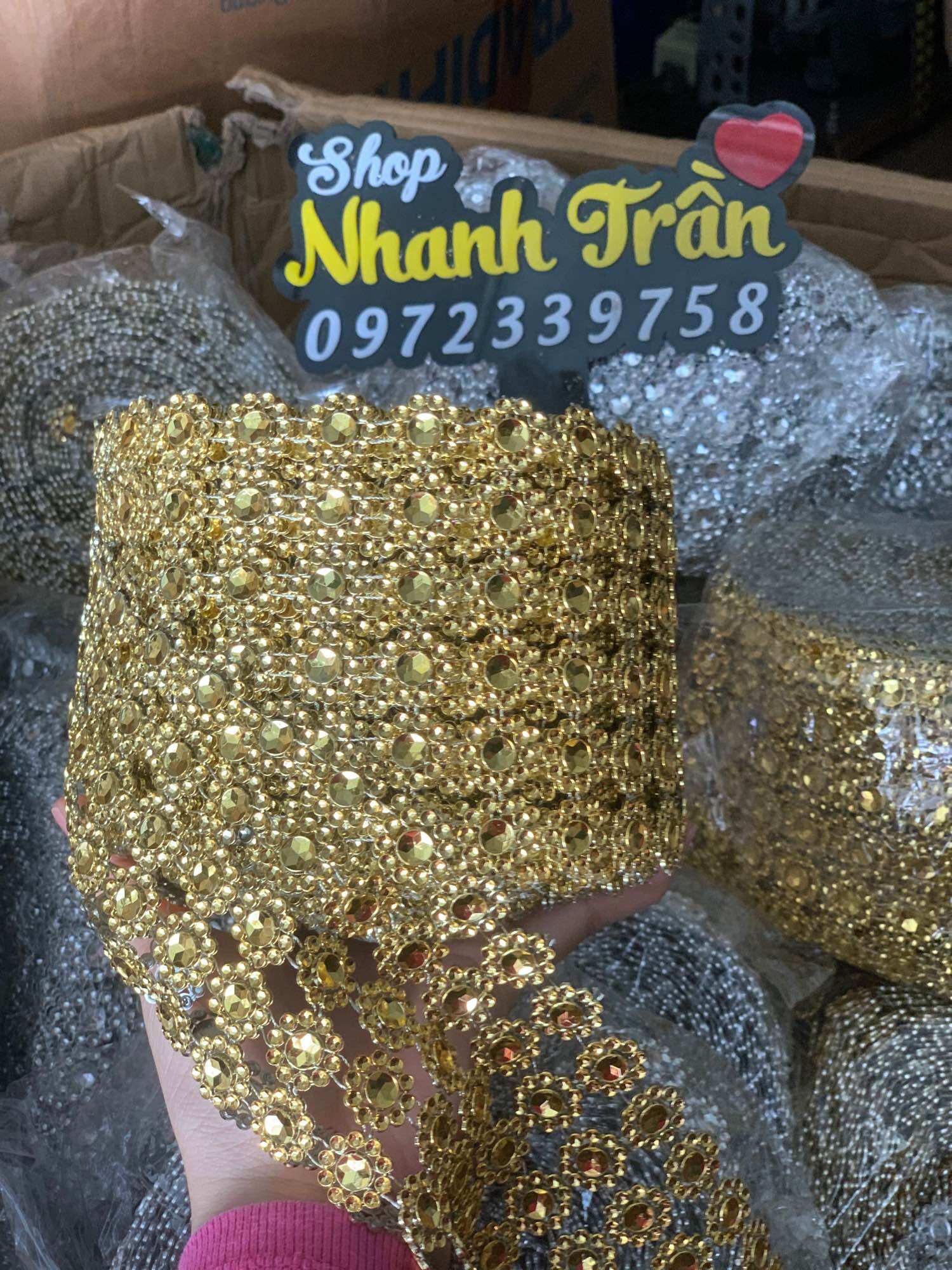 Cuộn đá hoa mai trang trí