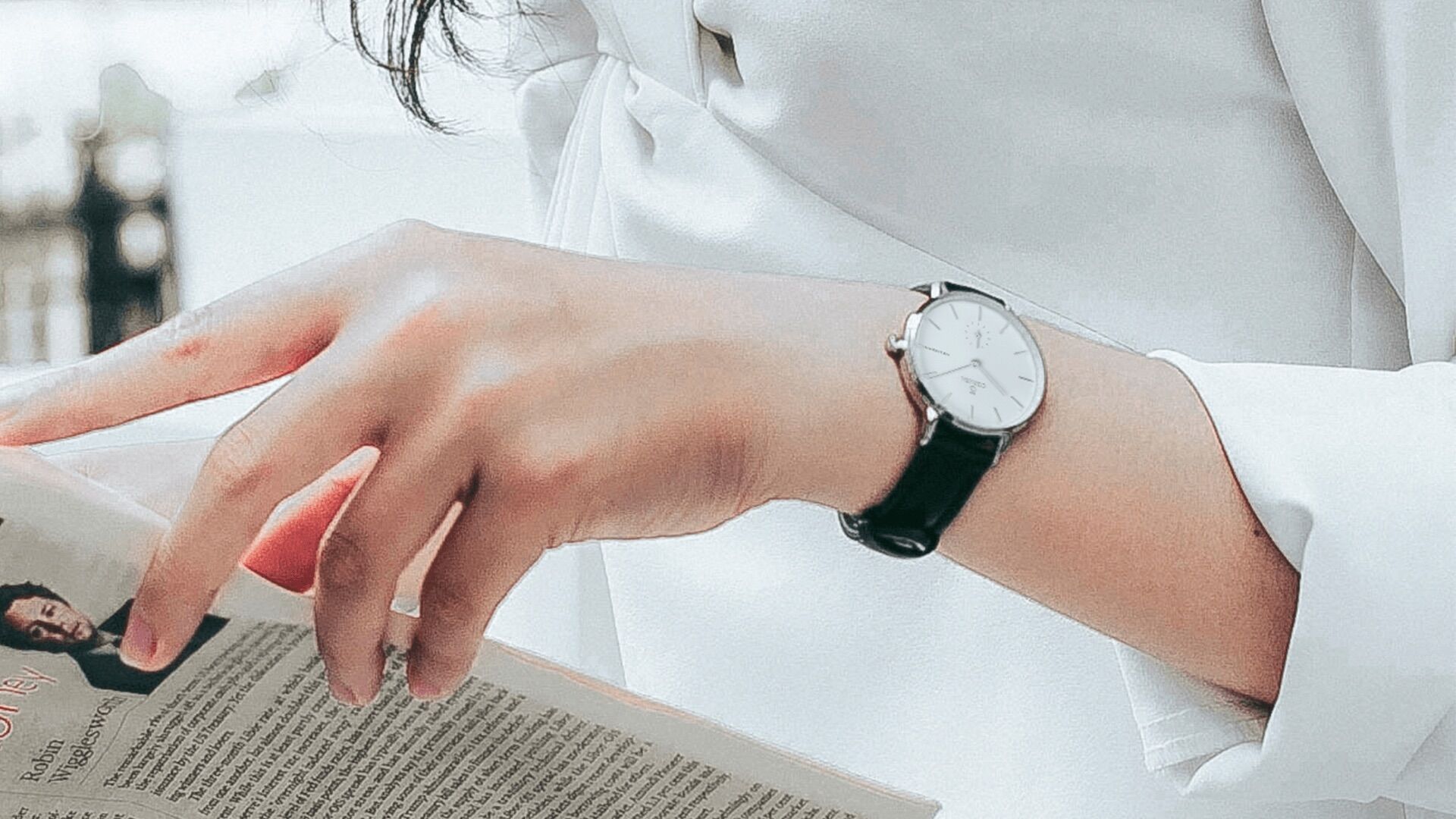 Đồng hồ đeo tay dây da cá sấu