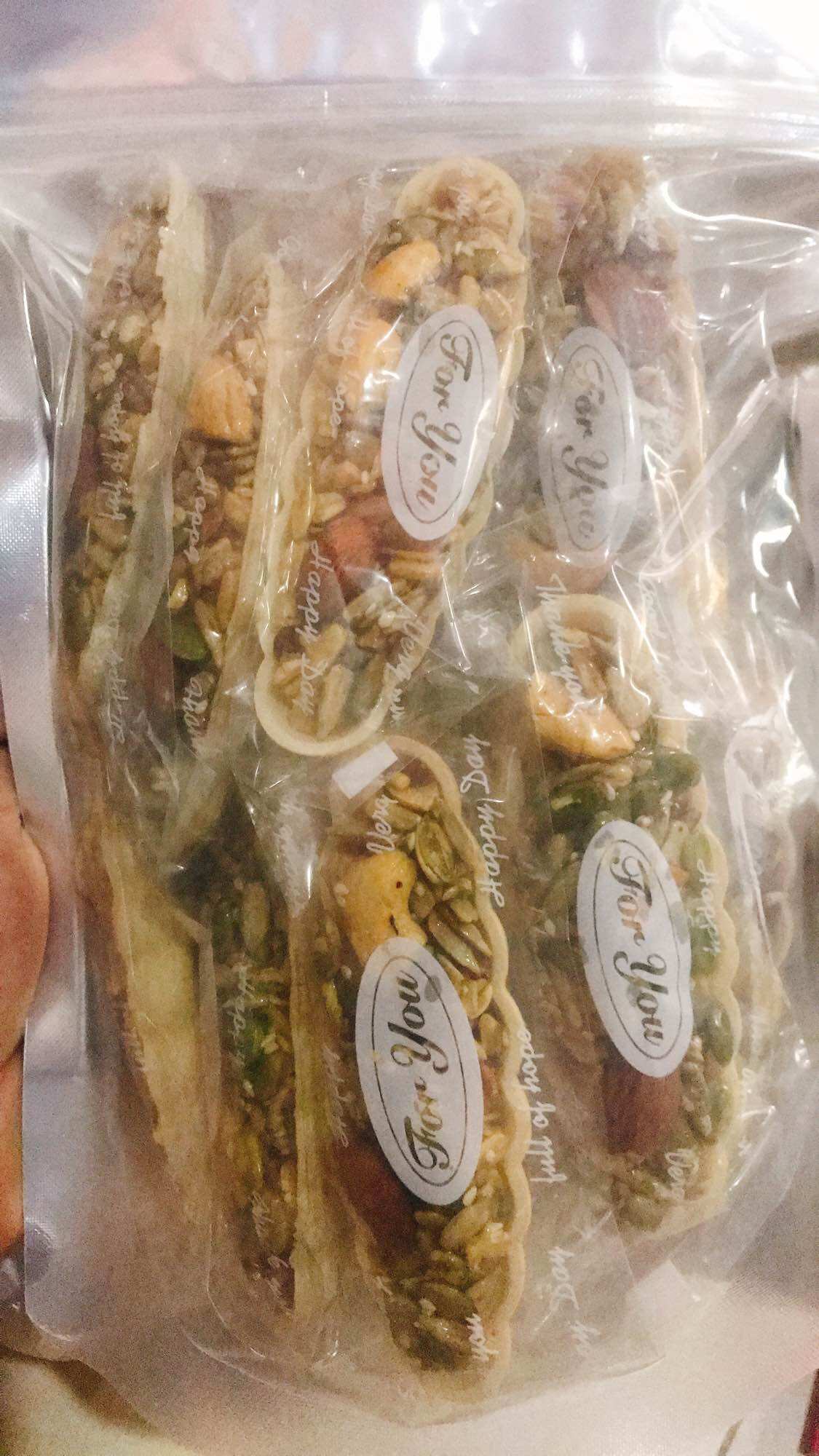1 KÍ BÁNH THUYỀN MIX HẠT DINH DƯỠNG
