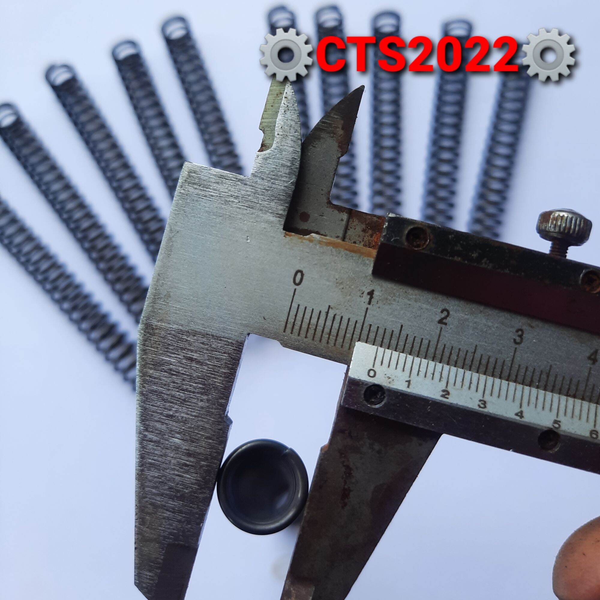 Lò xo nén thép đen phi 12 sợi 1.4mm dài 103/120mm