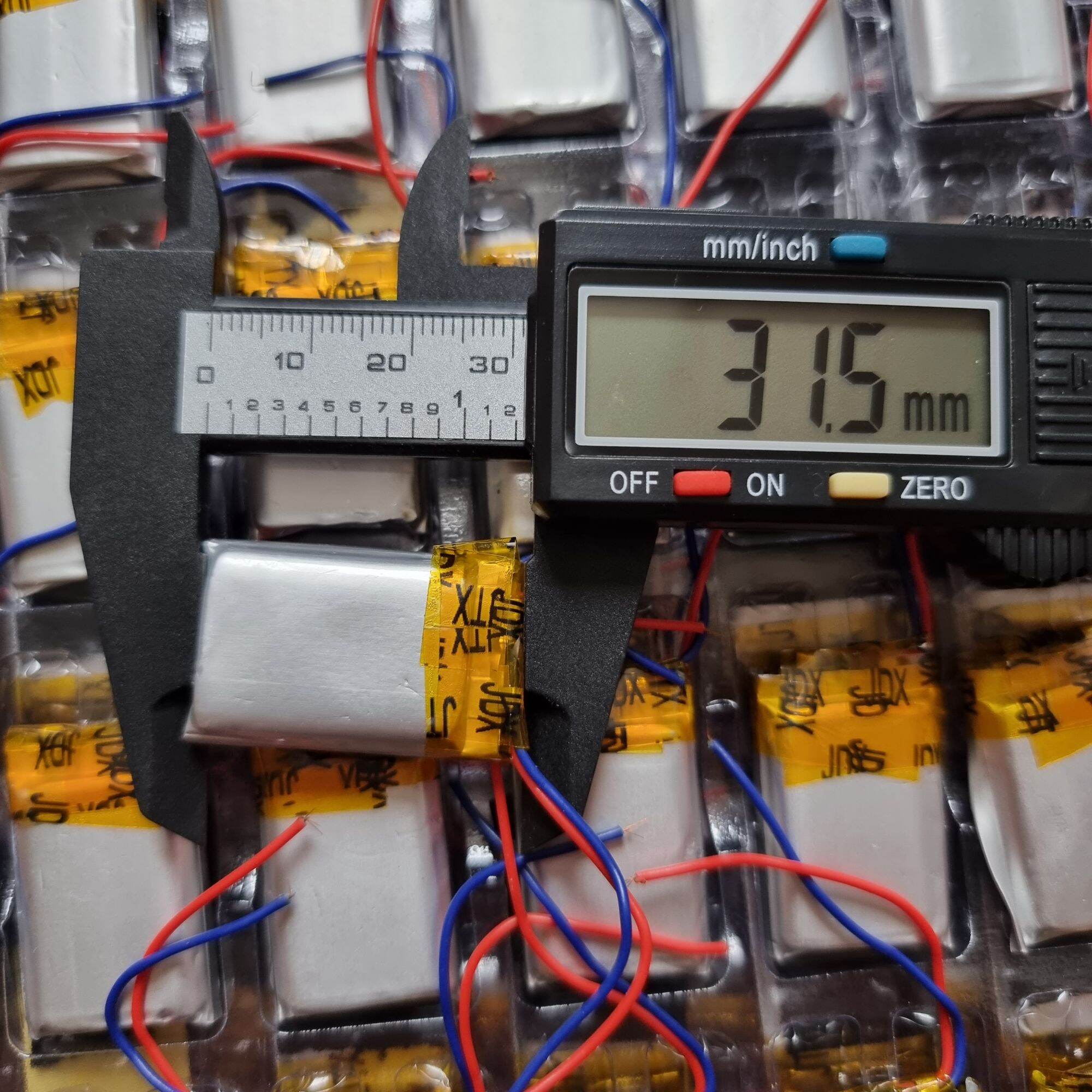 Pin Lithium Polymer 602030 có mạch bảo vệ / 3.7v  300mah (mới tồn kho)