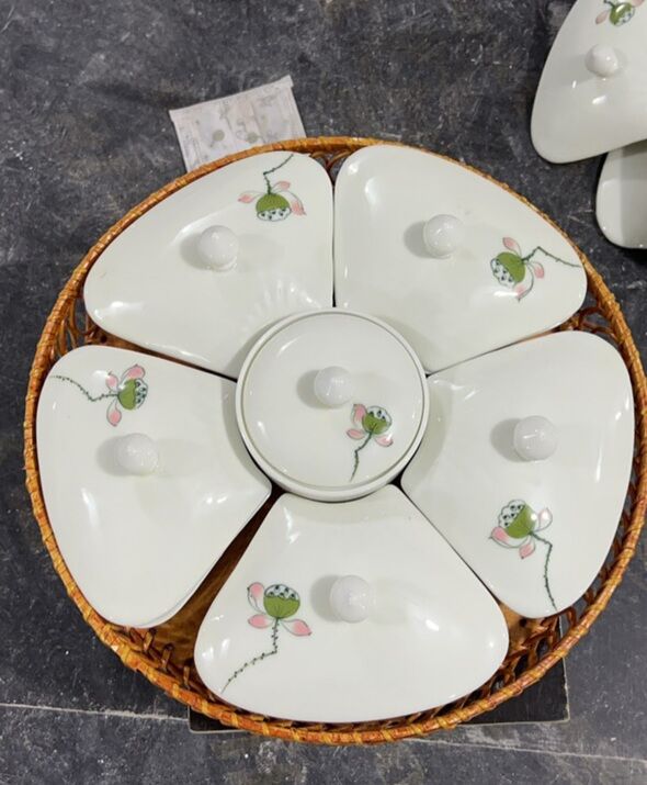 Khay mứt sứ Bát Tràng  kèm khay mây