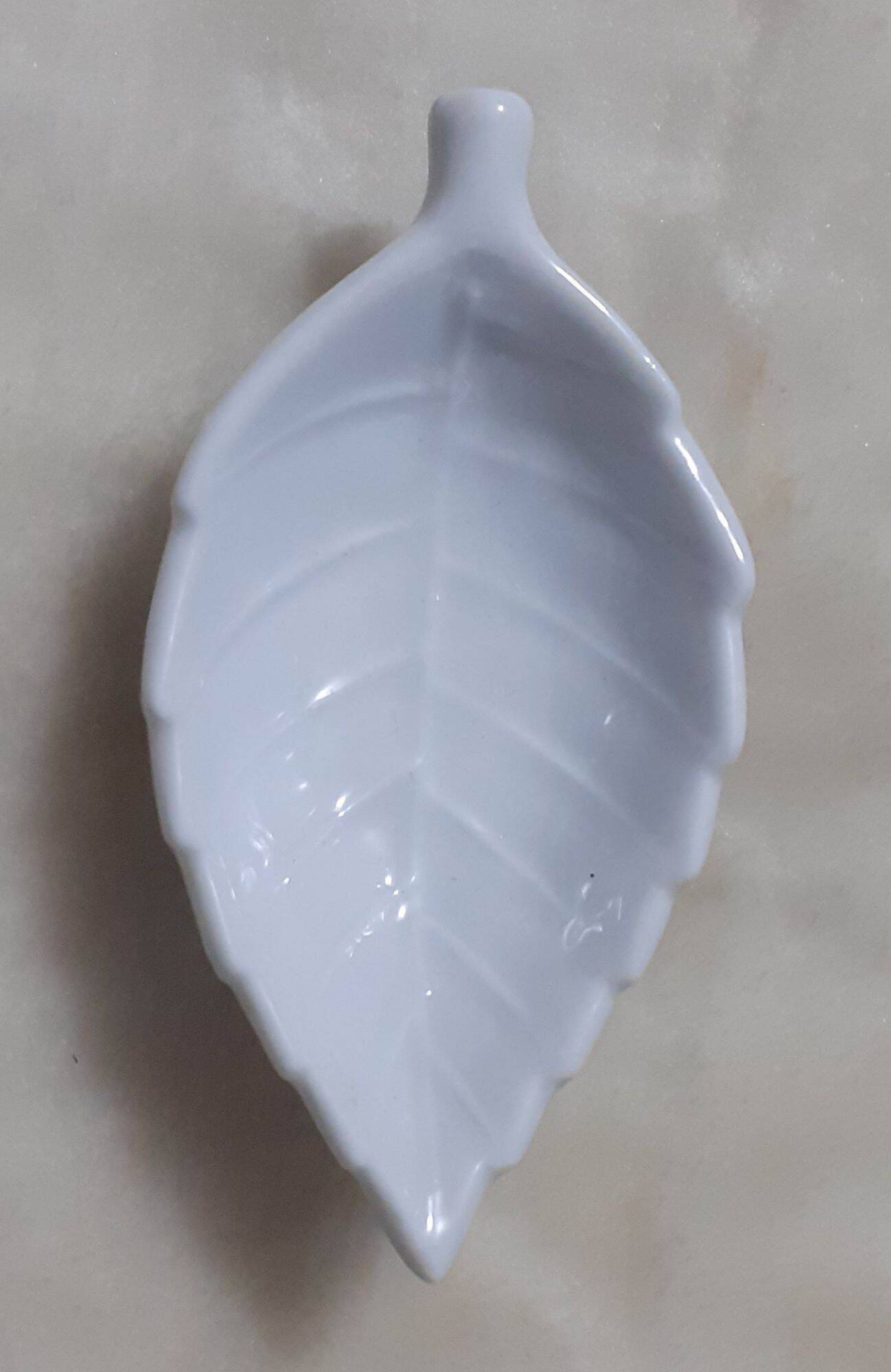 Đĩa gốm sứ hình lá đựng nước chấm 9cm x 4.5cm